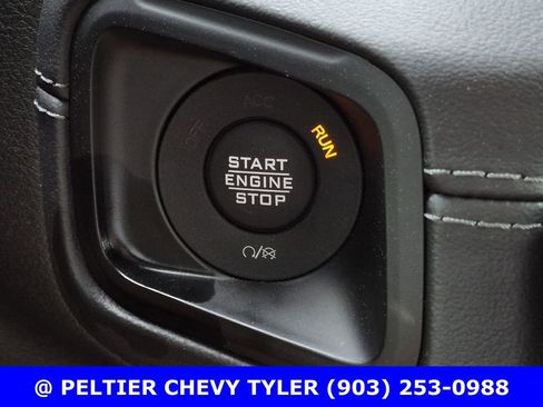 Used 2025 Jeep Gladiator Mojave image 28