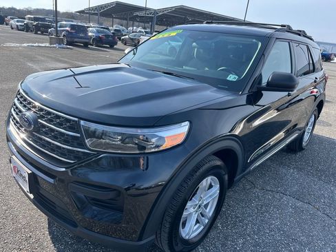 Used 2023 Ford Explorer XLT image 5