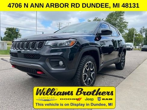 Certified 2024 Jeep Compass Trailhawk AWD/4WD image 1