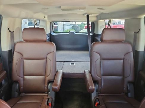 Used 2016 Chevrolet Suburban LTZ image 23