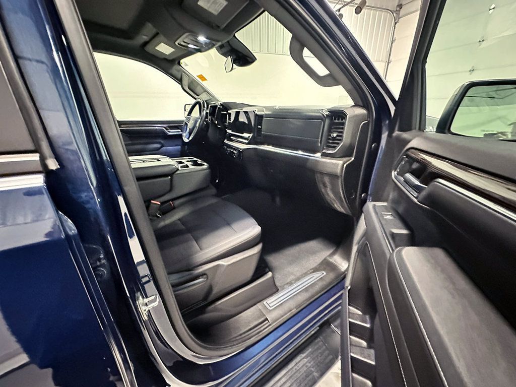 Used 2022 Chevrolet Silverado 1500 RST AWD/4WD image 26
