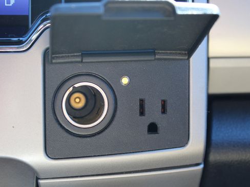 Used 2022 Ford F350 Lariat w/ Camper Package image 26