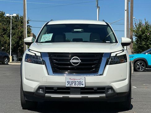 Used 2022 Nissan Pathfinder SL AWD/4WD image 9