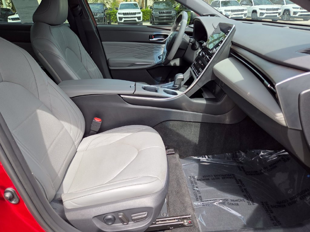 Used 2020 Toyota Avalon Limited w/ Advanced Safety Package FWD image 15