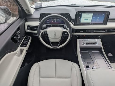 New 2026 Lincoln Aviator 2WD image 14