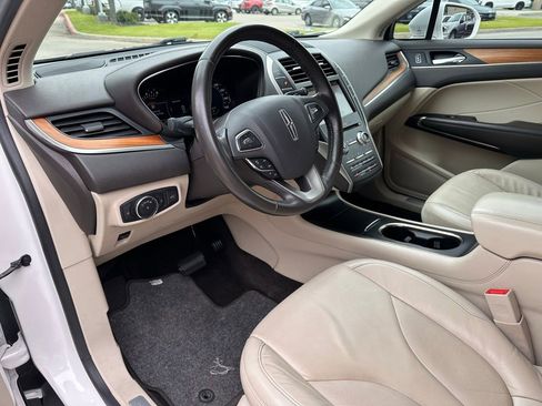Used 2019 Lincoln MKC Select w/ Select Plus Package image 24