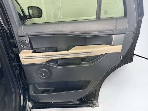 Used 2023 Ford Expedition Limited image 33
