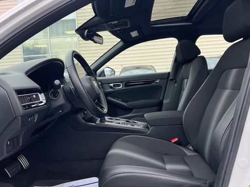 Used 2025 Honda Civic Sport image 13
