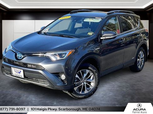 Used 2017 Toyota RAV4 XLE image 1
