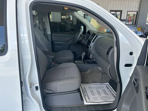 Used 2017 Nissan Frontier SV AWD/4WD image 5