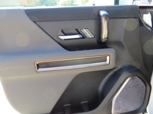 Used 2025 GMC Hummer EV 3X image 17