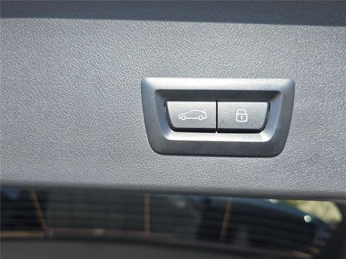 Used 2025 BMW X3 xDrive30i w/ Convenience Package image 6