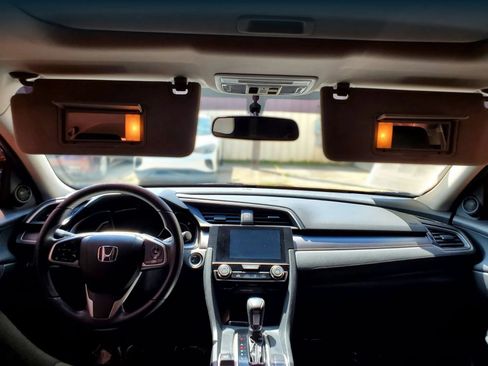 Used 2017 Honda Civic EX image 2
