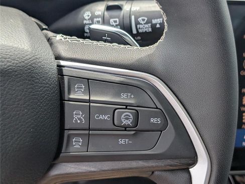 Used 2026 Jeep Grand Cherokee Limited w/ Limited Altitude Package AWD/4WD image 24