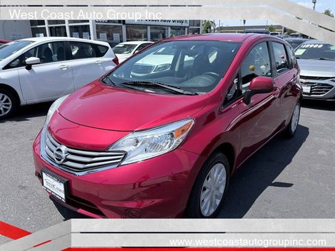 Used 2014 Nissan Versa Note SV w/ Interior Illumination Package FWD image 2