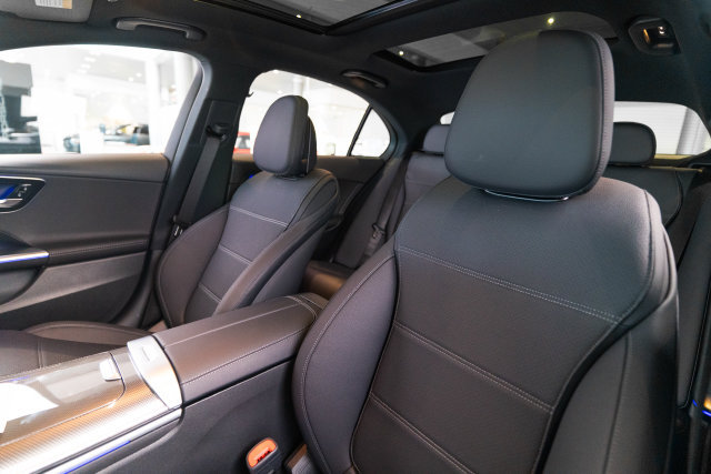 Used 2026 Mercedes-Benz C 300 4MATIC Sedan image 5