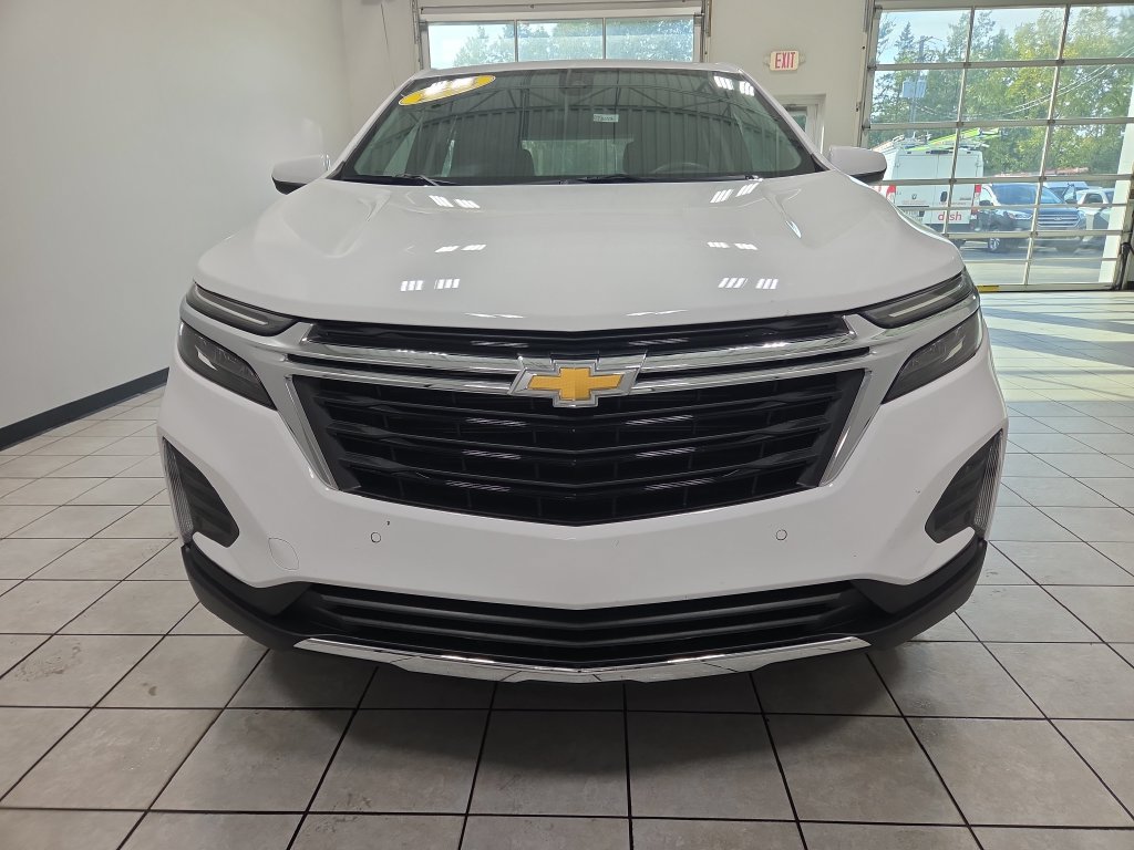 Used 2024 Chevrolet Equinox LT AWD/4WD image 2