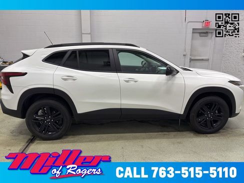 Used 2025 Chevrolet Trax ACTIV w/ Driver Confidence Package image 3