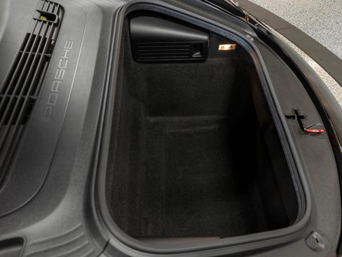 Used 2018 Porsche 718 Cayman RWD image 41