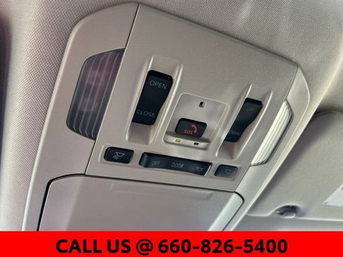 Used 2024 Toyota Highlander XLE image 22