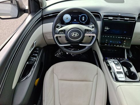 Certified 2024 Hyundai Tucson Limited AWD/4WD image 11