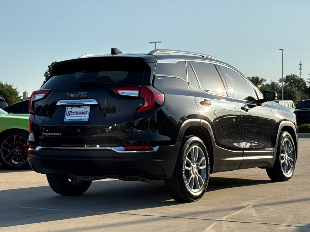 Used 2022 GMC Terrain SLT FWD image 9