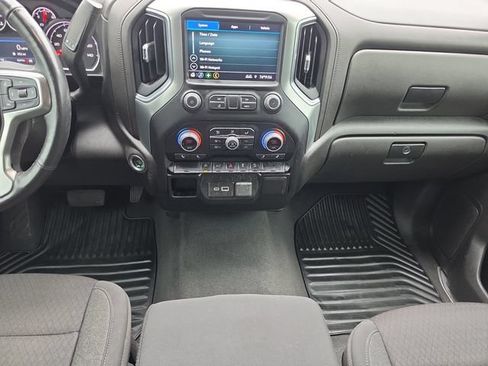 Used 2022 Chevrolet Silverado 1500 LT w/ Z71 Off-Road Package AWD/4WD image 13