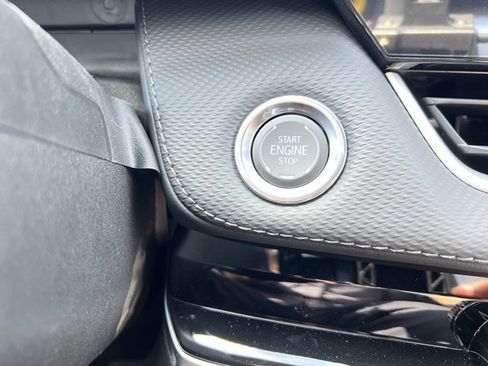 New 2026 Chevrolet Equinox LT w/ Convenience Package II image 17