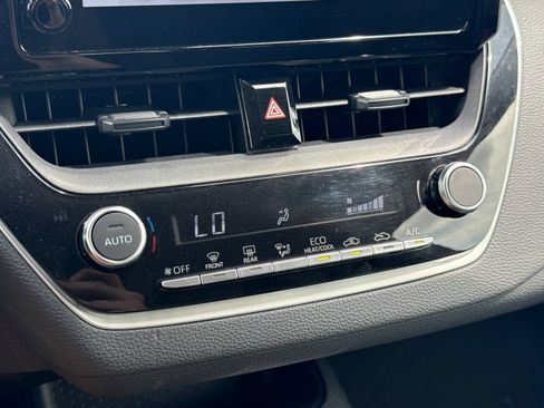 Used 2025 Toyota Corolla LE FWD image 16