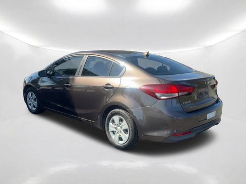 Used 2017 Kia Forte LX FWD image 8