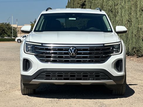 Certified 2024 Volkswagen Atlas SE image 9