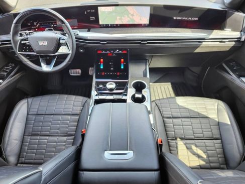 Used 2025 Cadillac Escalade V AWD/4WD image 10