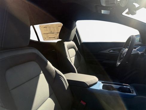 New 2026 Chevrolet Equinox EV LT image 26