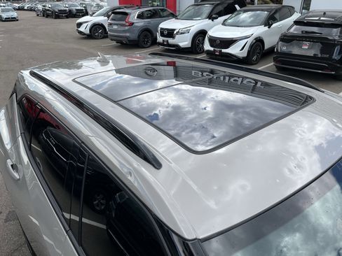 Used 2021 Chevrolet Blazer RS w/ Enhanced Convenience Package image 9