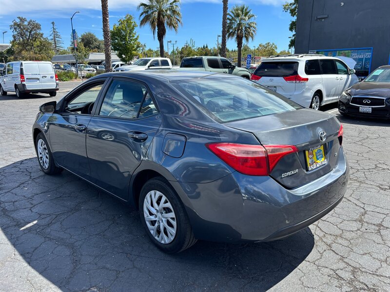 Used 2017 Toyota Corolla LE w/ Carpet Mat Package (TMS) FWD image 8