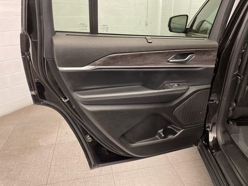 Certified 2024 Jeep Grand Cherokee L Limited w/ Luxury Tech Group II image 26