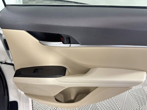 Used 2021 Toyota Camry LE FWD image 25