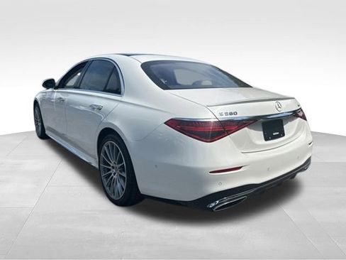 Used 2023 Mercedes-Benz S 580 4MATIC Sedan image 4