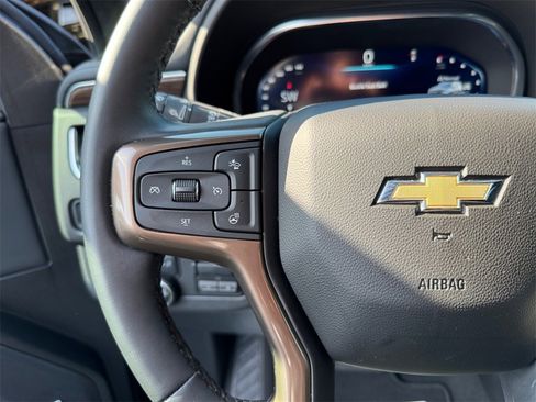 Used 2024 Chevrolet Suburban High Country image 21