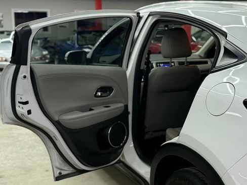 Used 2017 Honda HR-V EX-L image 16