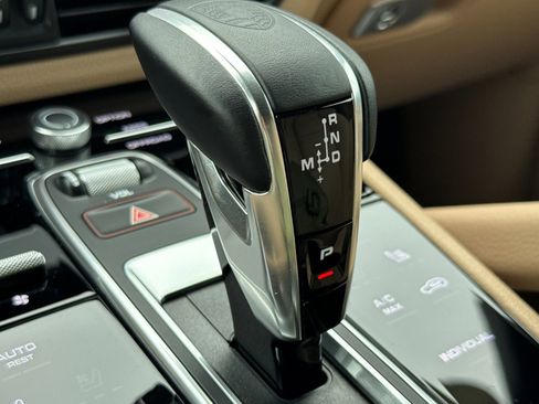Certified 2023 Porsche Cayenne AWD/4WD image 25
