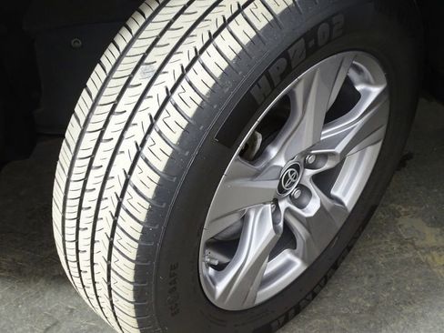 Used 2022 Toyota RAV4 LE image 38