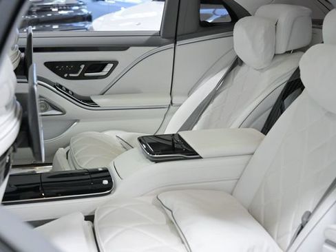 Used 2024 Mercedes-Benz Maybach S 680 4MATIC image 36
