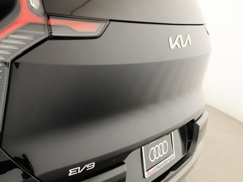 Used 2024 Kia EV9 GT-Line image 32
