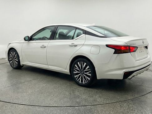 Used 2025 Nissan Altima 2.5 SV image 6