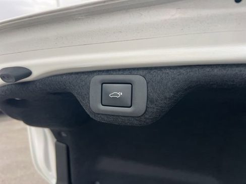 Used 2025 Lexus ES 300h Ultra Luxury image 37