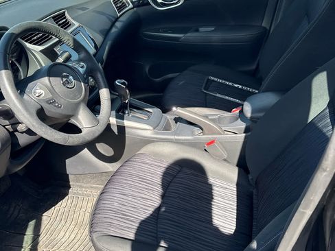 Used 2019 Nissan Sentra SV image 3