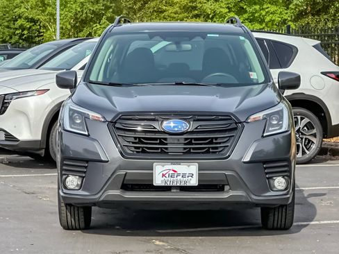 Used 2023 Subaru Forester Premium AWD/4WD image 8