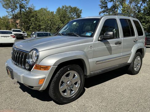 Used 2005 Jeep Liberty Limited AWD/4WD image 1