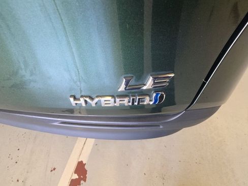 Used 2022 Toyota Sienna LE image 6